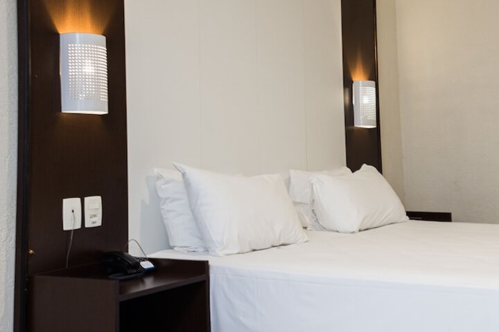 Room 13 of 30