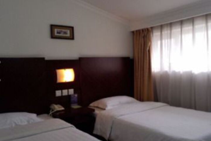 Room 8 of 24