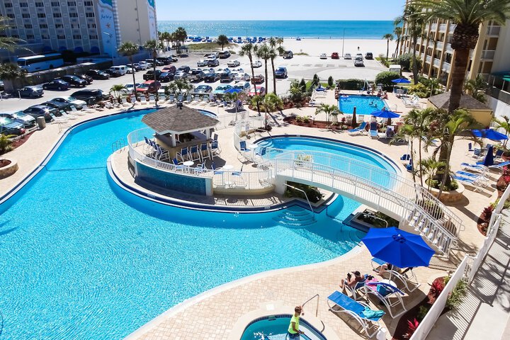 Hotel Pool