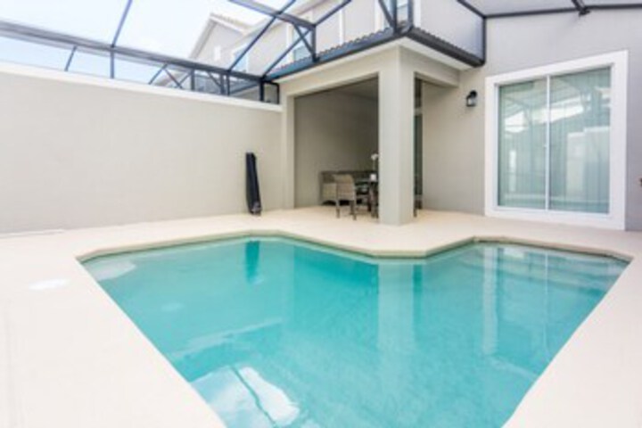 Pool 25 of 62