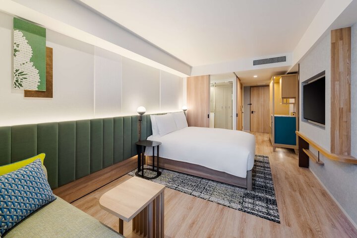 Room 15 of 65