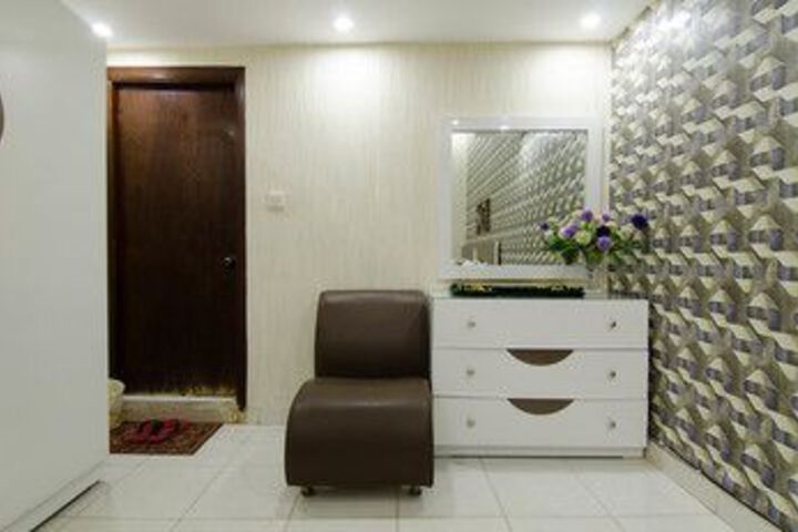 Room 32 of 43