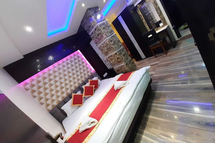 Room 6 of 36