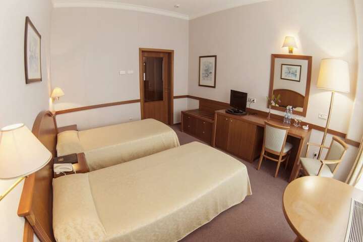 Room 5 of 37