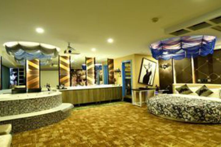 Room 19 of 21