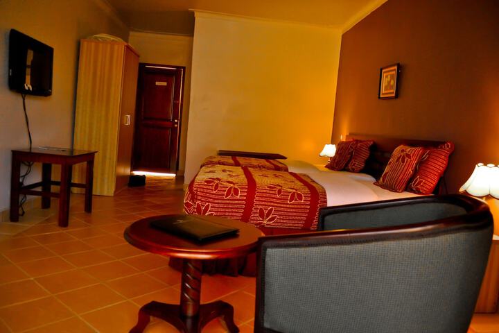 Room 3 of 96