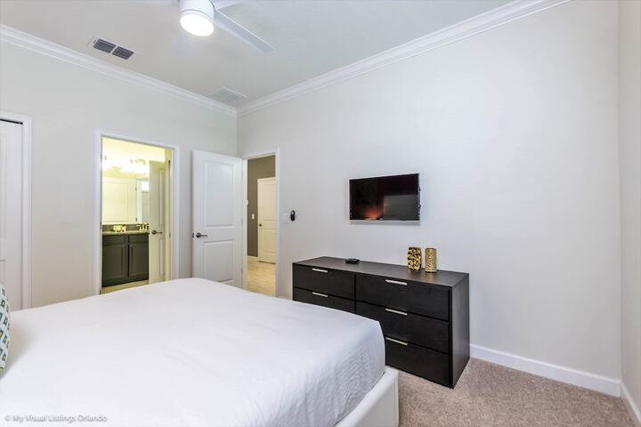 Room 4 of 67