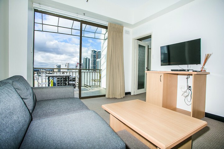 Room 73 of 120