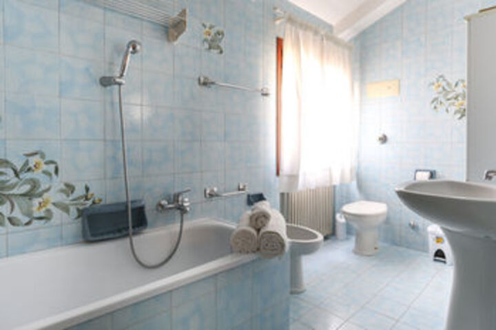 Room 8 of 260