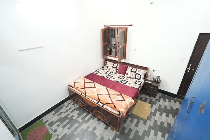 Room 2 of 14