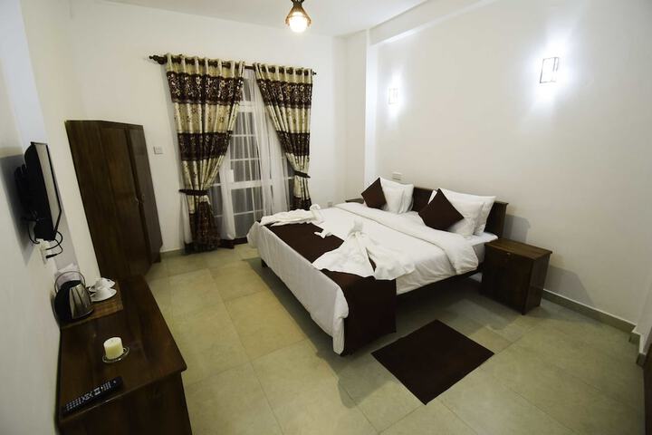 Room 14 of 25
