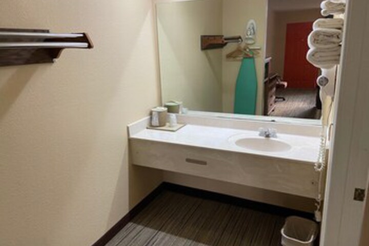 Room 5 of 7