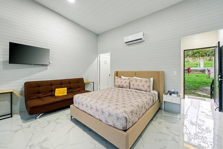 Room 104 of 391
