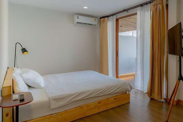 Room 15 of 40