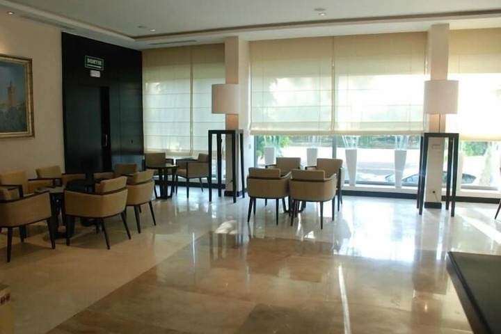 Entrance & Lobby