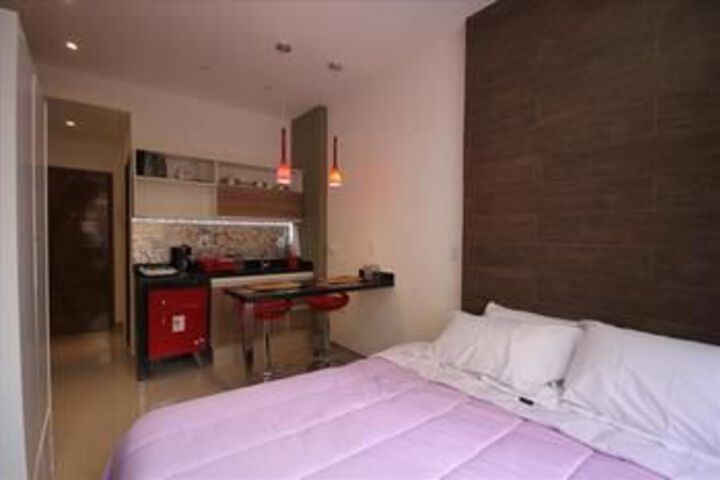 Room 13 of 16