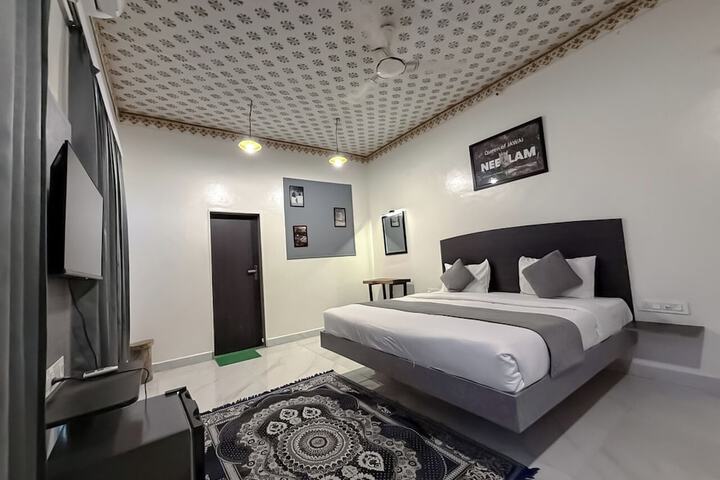 Room 15 of 51