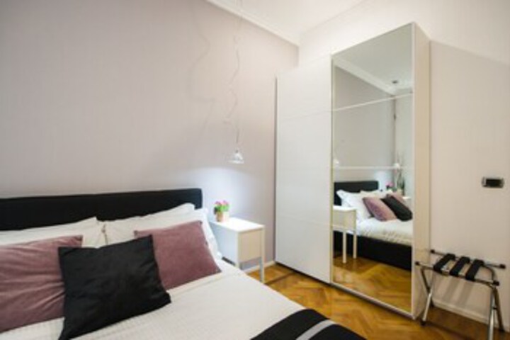 Room 11 of 19