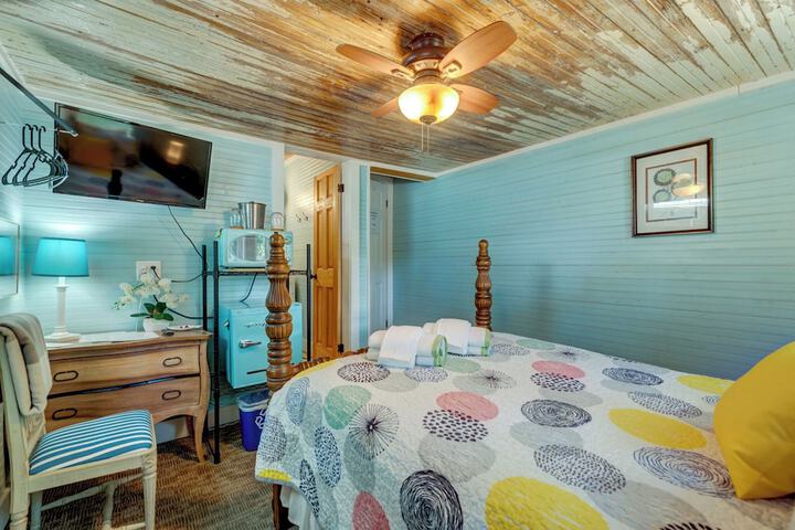 Room 10 of 84