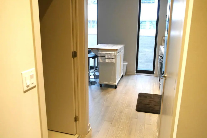 Amazing 1BR Unit in Popular