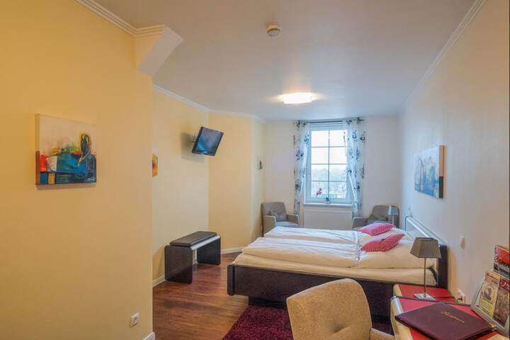 Room 10 of 40