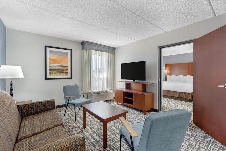 Best Western Plus Fresno Airport Hotel