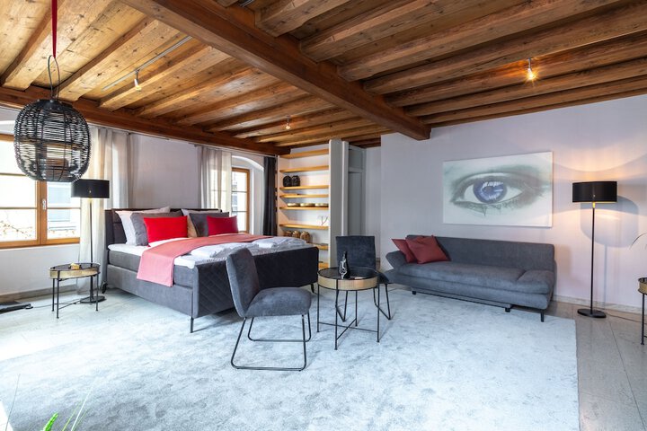 Room 13 of 43