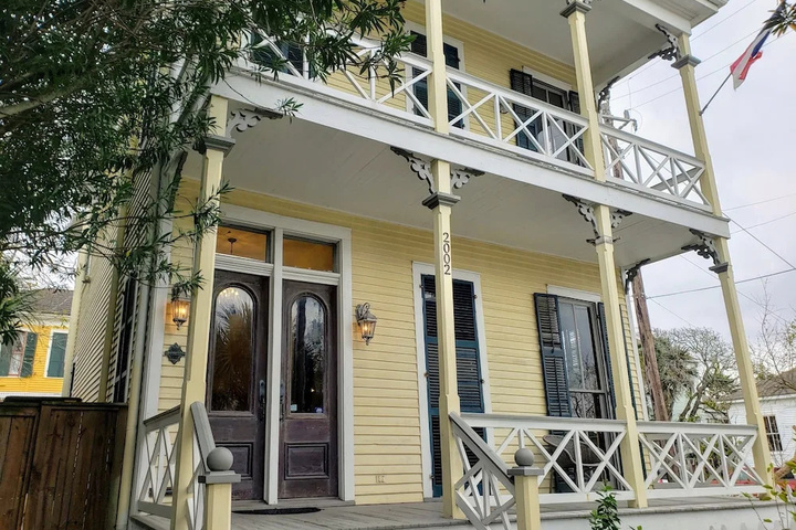 Photo of 1886 Victorian