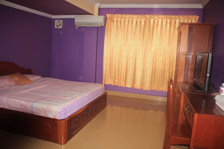 Room 9 of 45