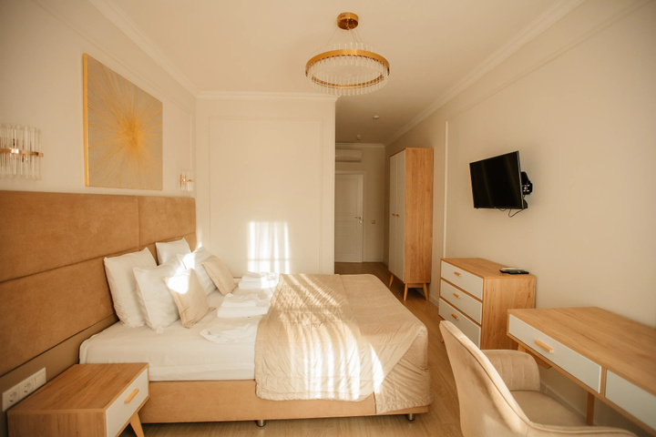 Room 5 of 7