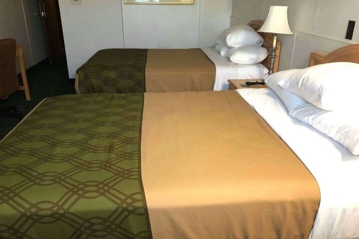 Room 9 of 17