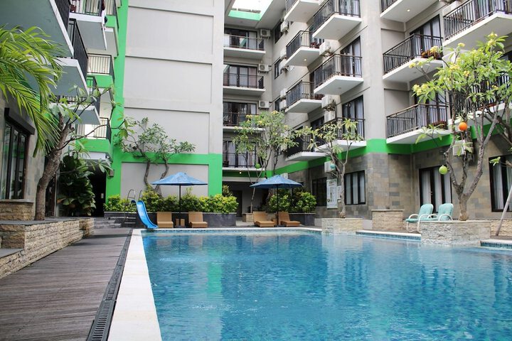 Pool Hotel