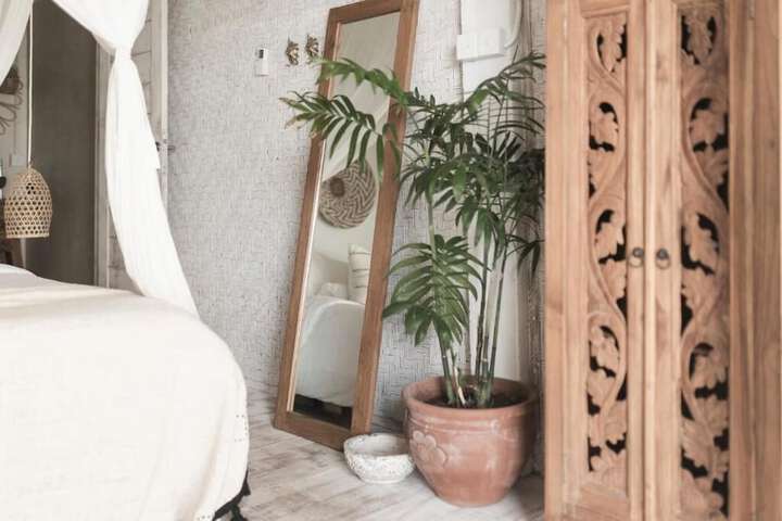 Room 42 of 148