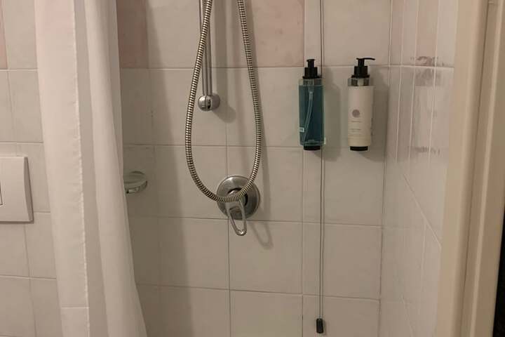 Room 44 of 96