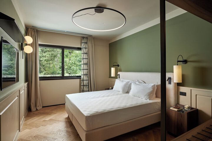 Room 3 of 24