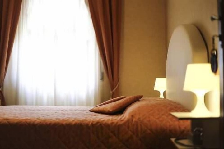 Room 5 of 22