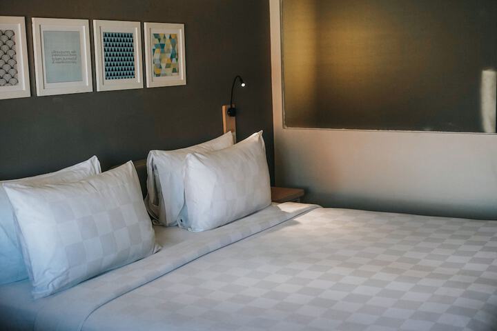 Room 5 of 63