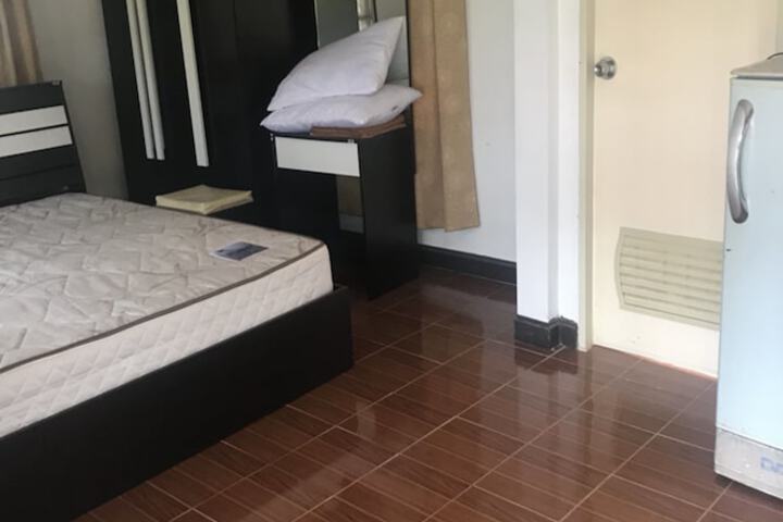 Room 6 of 11