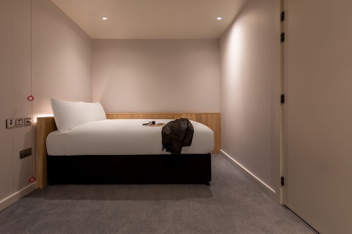 Room 22 of 31
