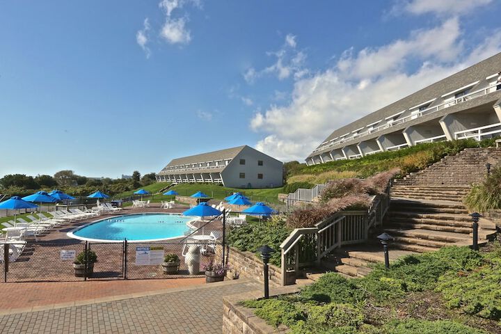 Pool 24 of 29