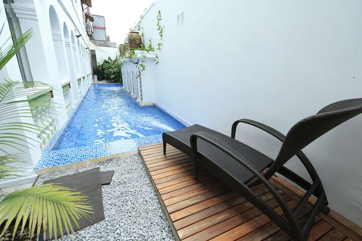 Pool 66 of 108