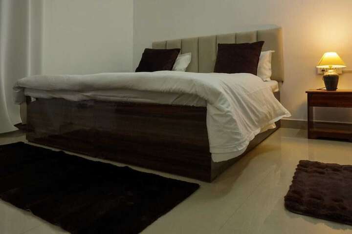 Room 2 of 9