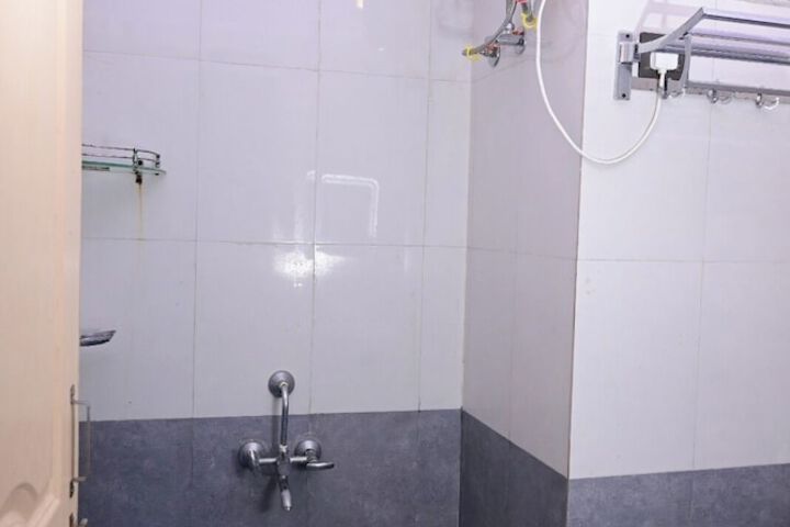 Room 25 of 29