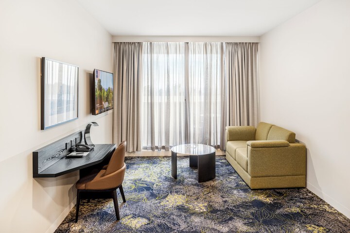 Room 121 of 163