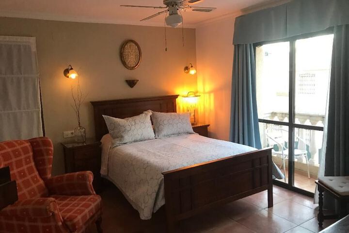 Room 11 of 37