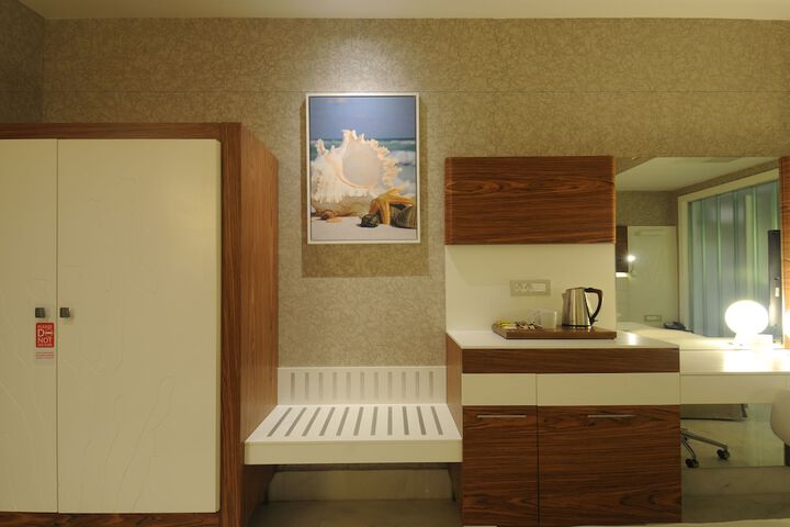 Room 17 of 68