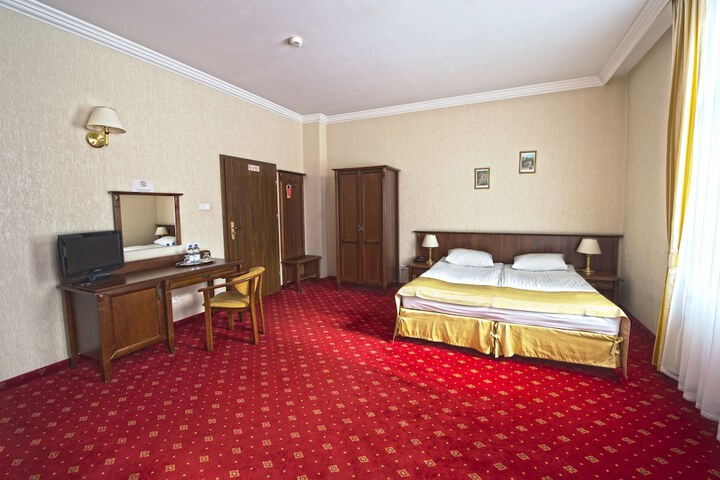 Room 7 of 63
