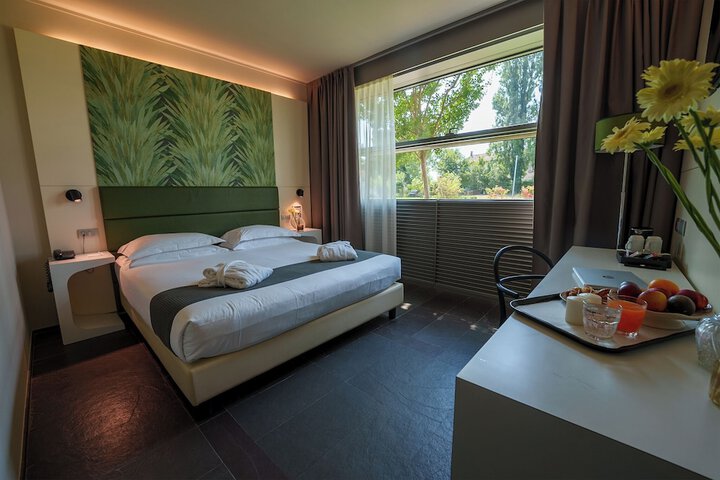 Room 48 of 103