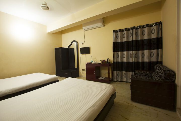 Room 18 of 27