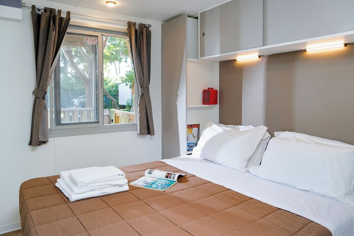 Room 25 of 165